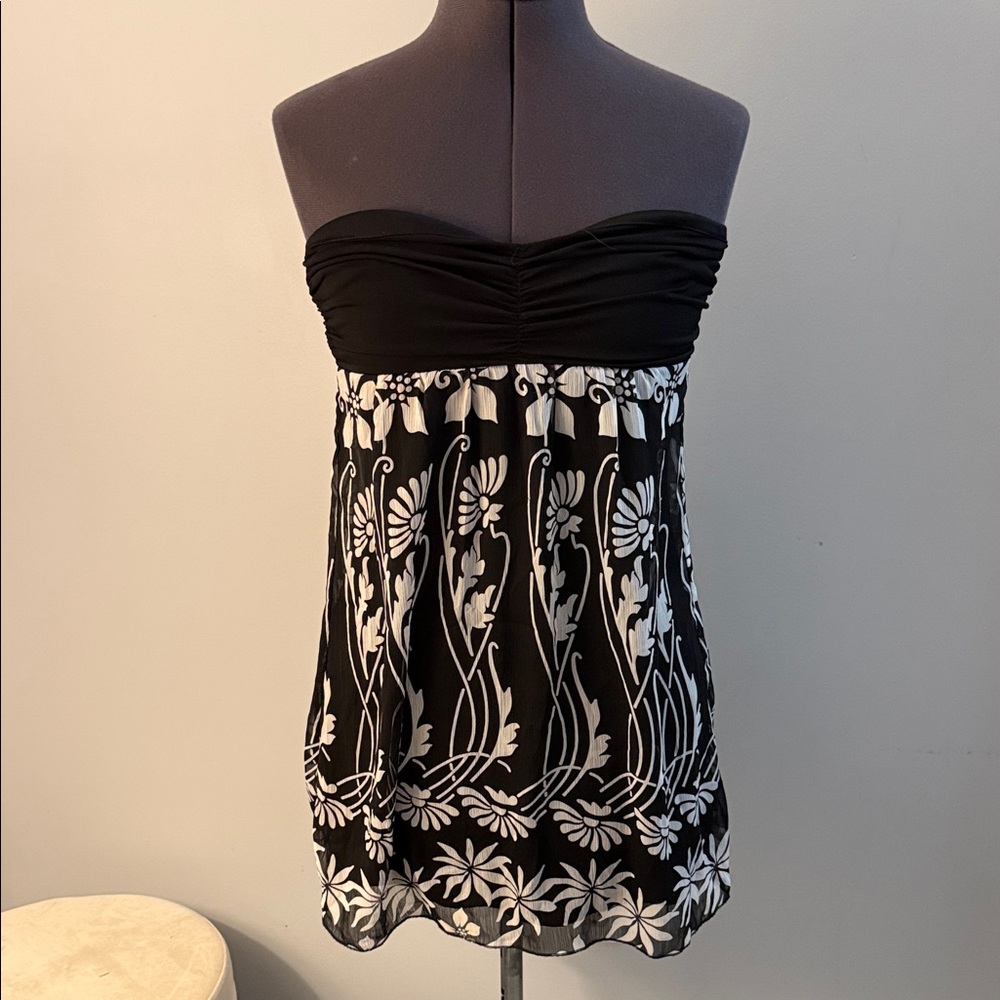 Stylish Black and White Floral Mini Dress